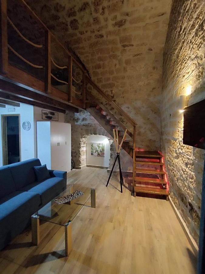 Ecce Homo Apartment Carini Exterior photo