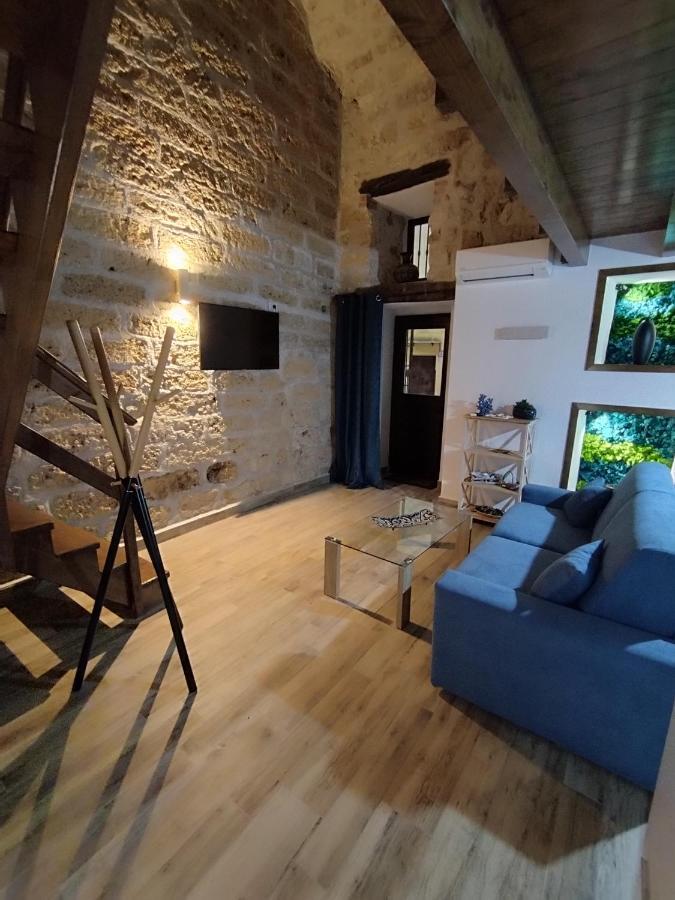 Ecce Homo Apartment Carini Exterior photo